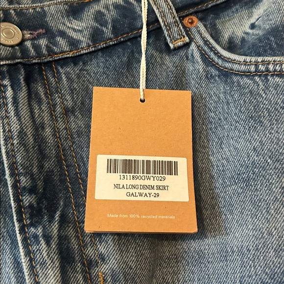 NWT Reformation Nila Long Denim Skirt in Medium Wash Denim Blue Galway 29 - Picture 6 of 12